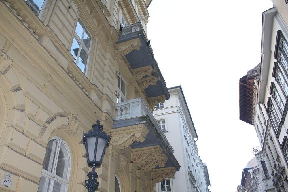 Old Monarchia Hotel Budapest Extérieur photo